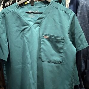 Men’s Figs Scrub Set